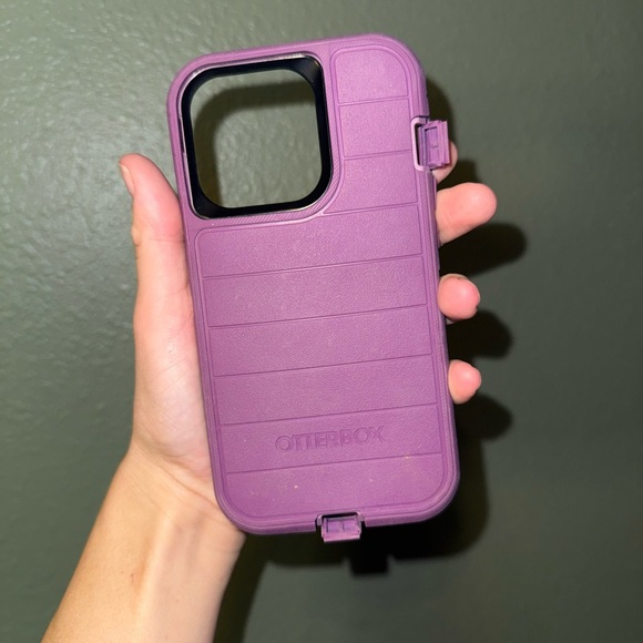 OtterBox Defender 14 Pro Max Purple iPhone Case - Picture 1 of 3